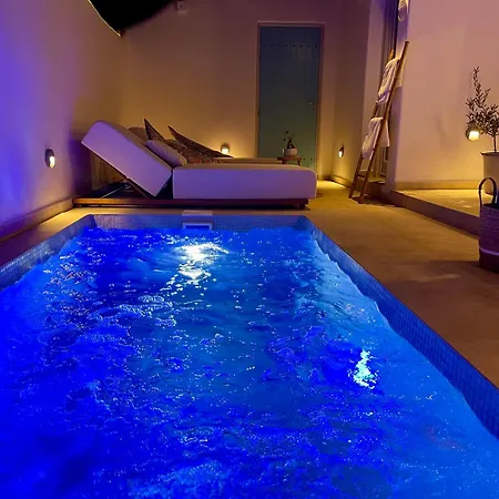 Hébergement de vacances Hypnos Boutique With Amazing Heated Pool With Jacuzzi *