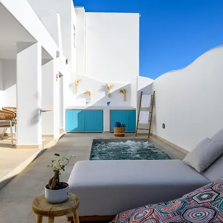 Hypnos Boutique With Amazing Heated Pool With Jacuzzi Hébergement de vacances *